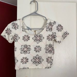 Cute printed crop top w/ open back